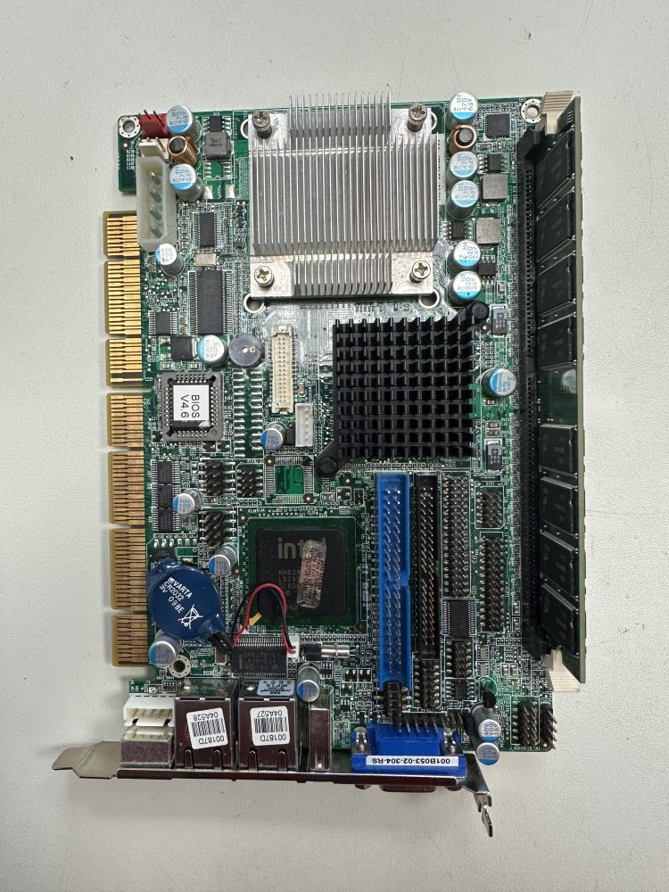 Single Board Computer / Half Size www.ieiworld.com PCISA-9102 PCISA-6770E2-RS-R30 Half-size PCISA CPU card supports Intel® Pentium® M / Celeron® M Processors with a Half-size PCISA CPU card supports a Intel® Pentium® M or Celeron® M processors with a 400 400 MHz FSB and comes with VGA/LVDS, Dual PCIe GbE, SATA, USB2.0 and Audio MHz FSB and comes with LCD, CRT, dual LAN, dual-display support, USB 2.0 and audio Infrared Intel® 910GMLE SDVO ICH6M LPT DDR266 SDRAM 1 DDR2 400MHz DIMM socket Dual channel 18-bit LVDS Industrial solder side Computing Solutions KB/MS COM 2 2 x USB VGA COM 1 2.0 DIO Dual PCIe IDE USB 2.0 GbE CF type I/II LAN FDD 2 VGA Embedded Computing KB/MS Solutions 4 x USB 2.0 LVDS 2 x SATA Inverter Socket 479 Intel®